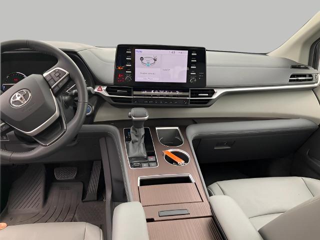 2021 Toyota Sienna Vehicle Photo in Oshkosh, WI 54904