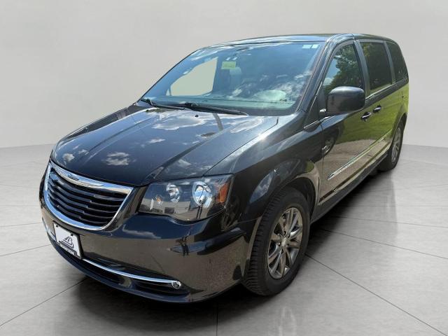 2016 Chrysler Town & Country Vehicle Photo in Kaukauna, WI 54130
