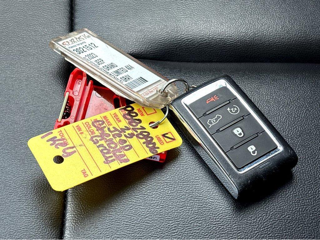 2023 Jeep Grand Cherokee L Vehicle Photo in SAVANNAH, GA 31406-4513