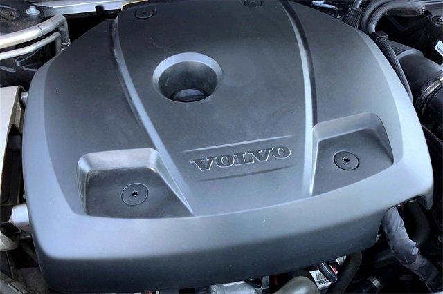 2020 Volvo XC60 Vehicle Photo in TOPEKA, KS 66609-0000