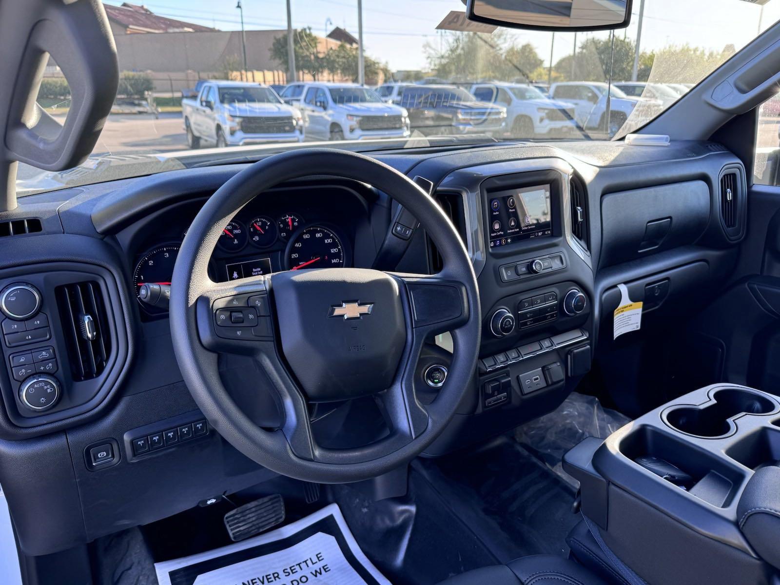 2025 Chevrolet Silverado 3500 HD Chassis Cab Vehicle Photo in GEORGETOWN, TX 78626-7508