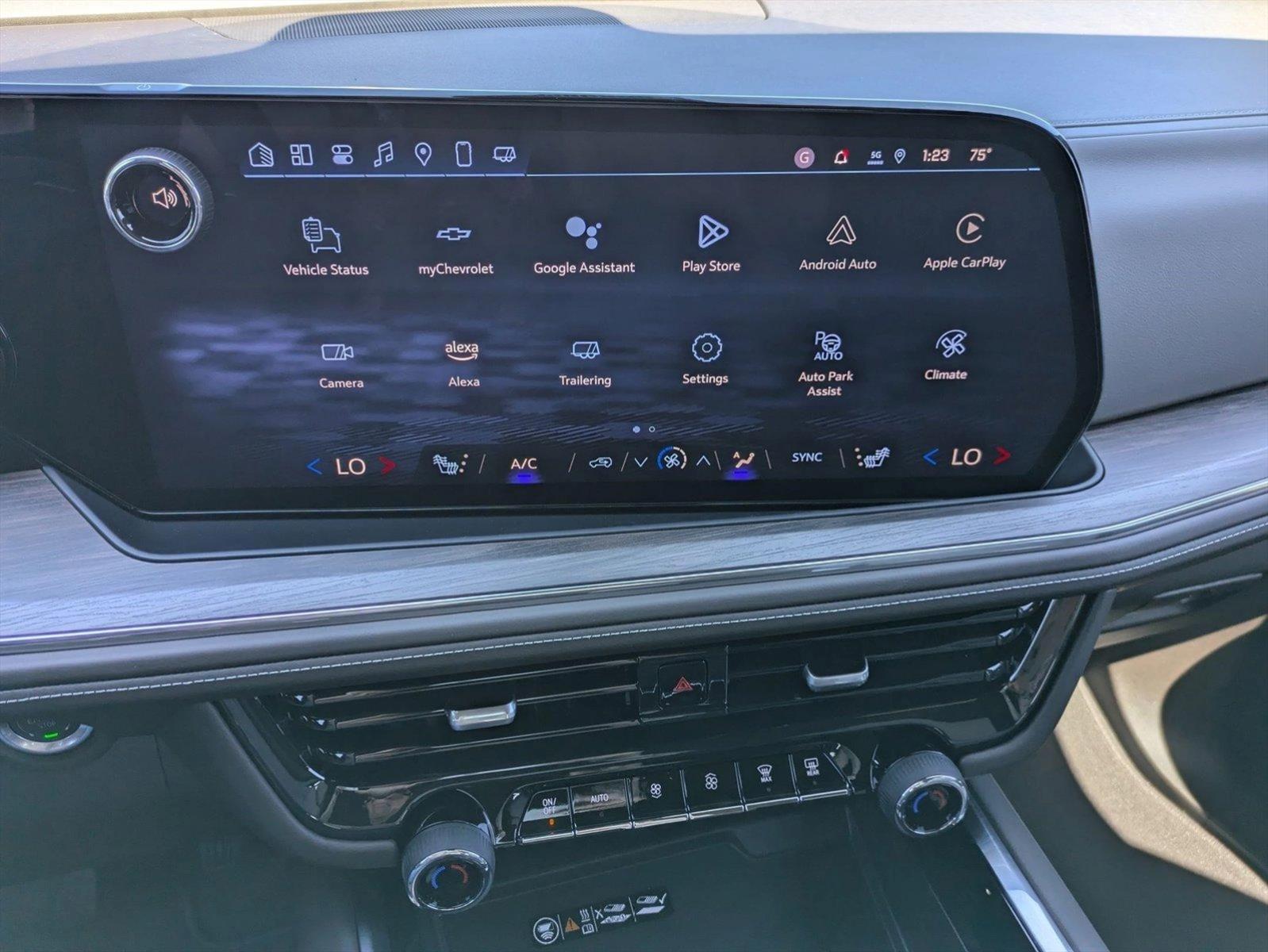 2025 Chevrolet Suburban Vehicle Photo in CORPUS CHRISTI, TX 78412-4902