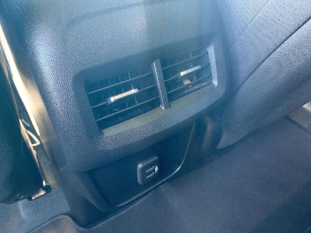 2022 Chevrolet Equinox Vehicle Photo in MOON TOWNSHIP, PA 15108-2571