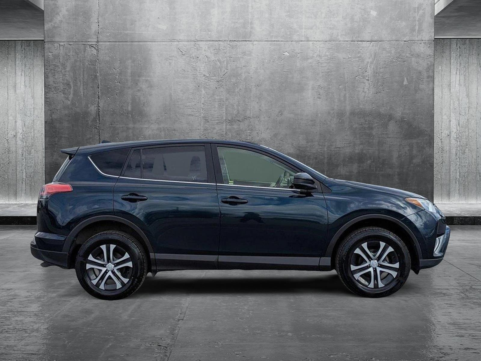 2018 Toyota RAV4 Vehicle Photo in Spokane Valley, WA 99212