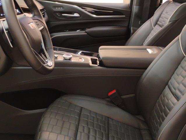 2024 Cadillac Escalade Vehicle Photo in PINEVILLE, NC 28134-8495