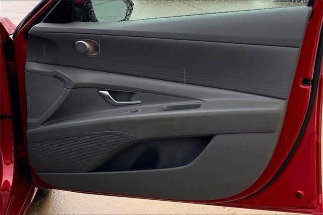 2021 Hyundai Elantra Vehicle Photo in TOPEKA, KS 66609-0000
