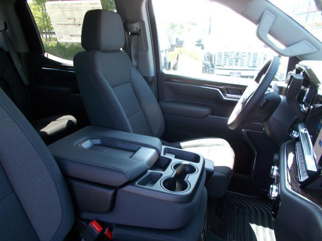 2025 GMC Sierra 1500 Vehicle Photo in LOWELL, MA 01852-4336