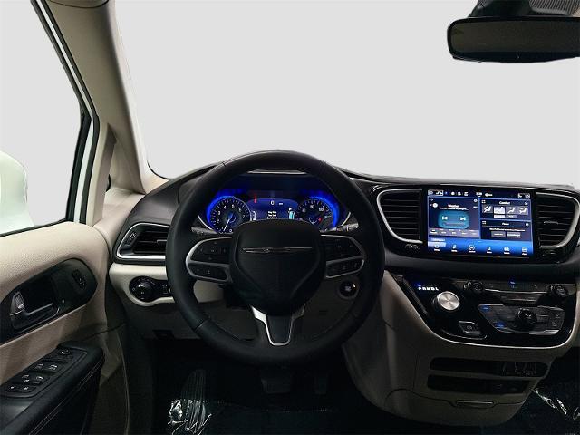 2022 Chrysler Pacifica Vehicle Photo in EVERETT, WA 98203-5662