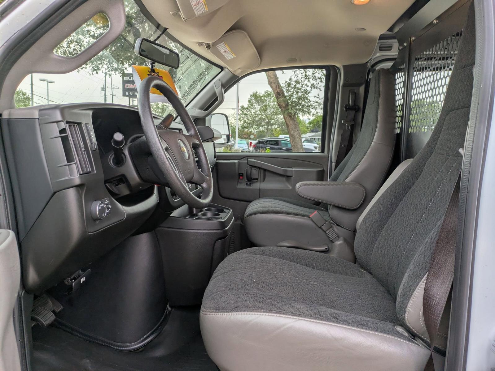 2023 Chevrolet Express Cargo 2500 Vehicle Photo in SELMA, TX 78154-1460