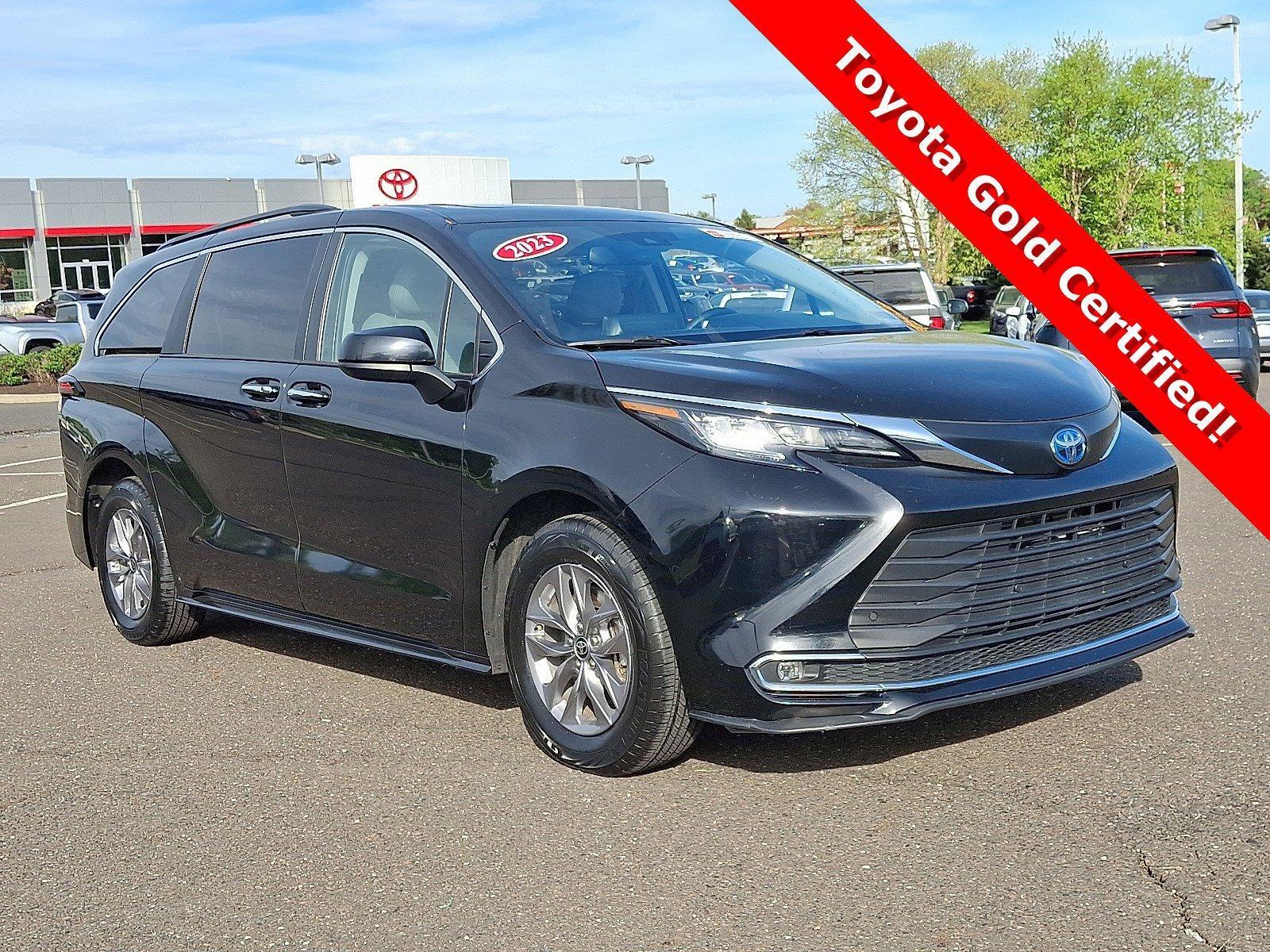 2023 Toyota Sienna Vehicle Photo in Trevose, PA 19053
