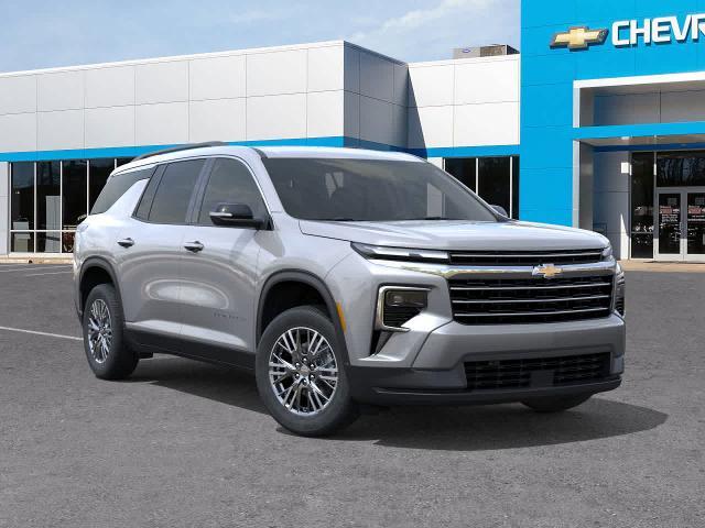 2025 Chevrolet Traverse Vehicle Photo in MOON TOWNSHIP, PA 15108-2571