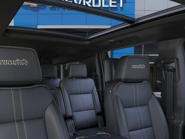 2025 Chevrolet Suburban Vehicle Photo in EVERETT, WA 98203-5662
