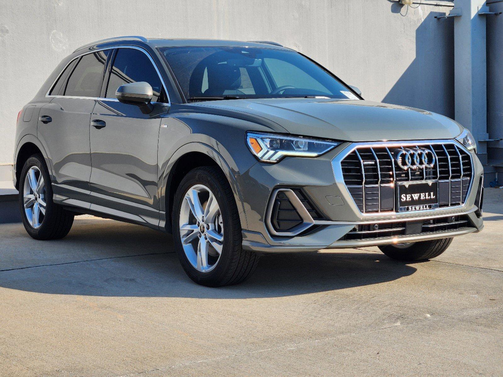 2024 Audi Q3 Vehicle Photo in SUGAR LAND, TX 77478