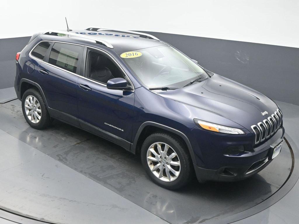 2016 Jeep Cherokee Vehicle Photo in Marion, IA 52302