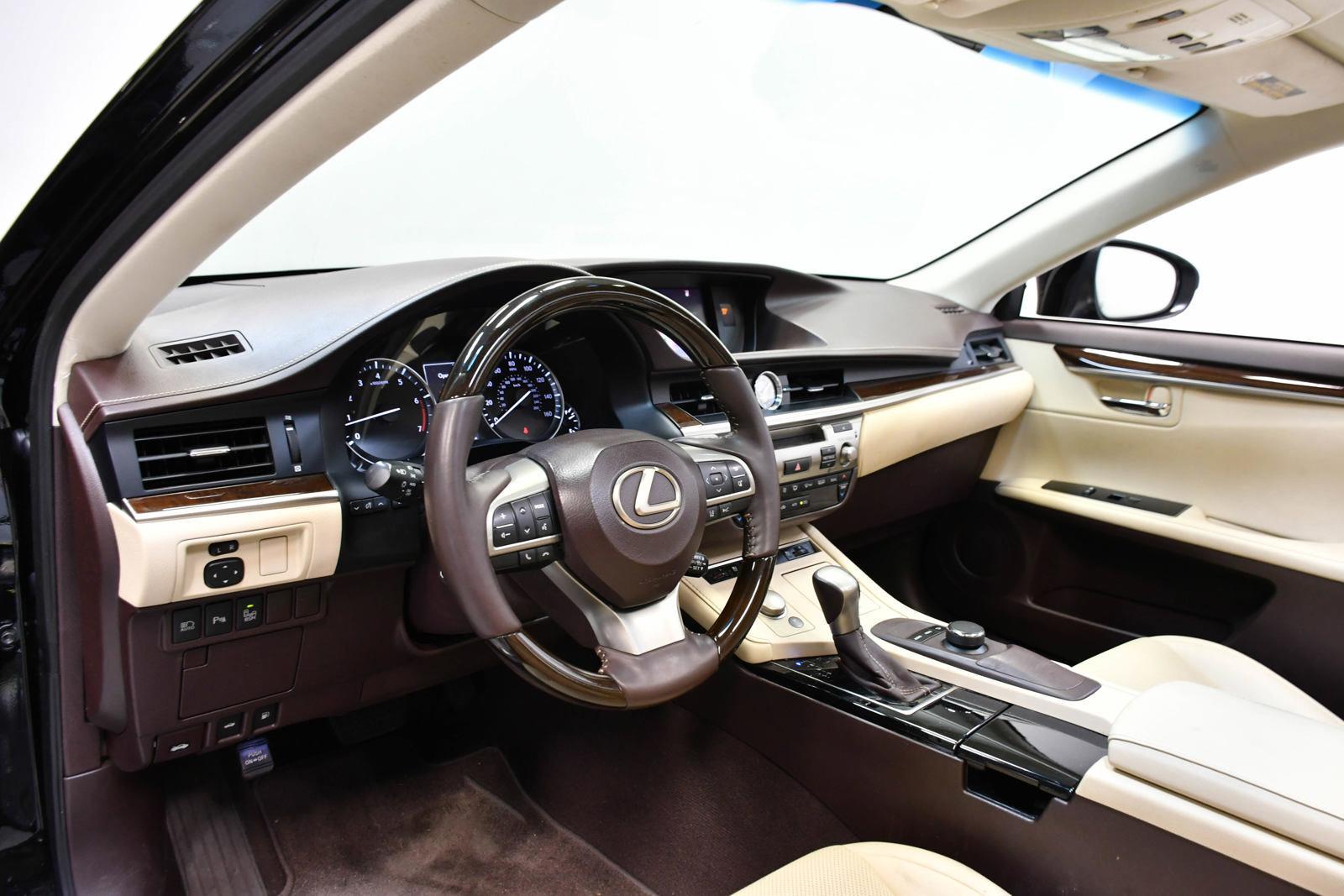 2017 Lexus ES 350 Vehicle Photo in DALLAS, TX 75235