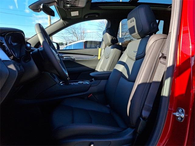 2025 Cadillac XT6 Vehicle Photo in ALLENTOWN, PA 18103-7399