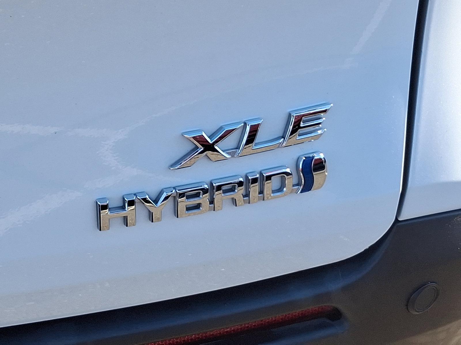 2023 Toyota Sienna Vehicle Photo in Trevose, PA 19053