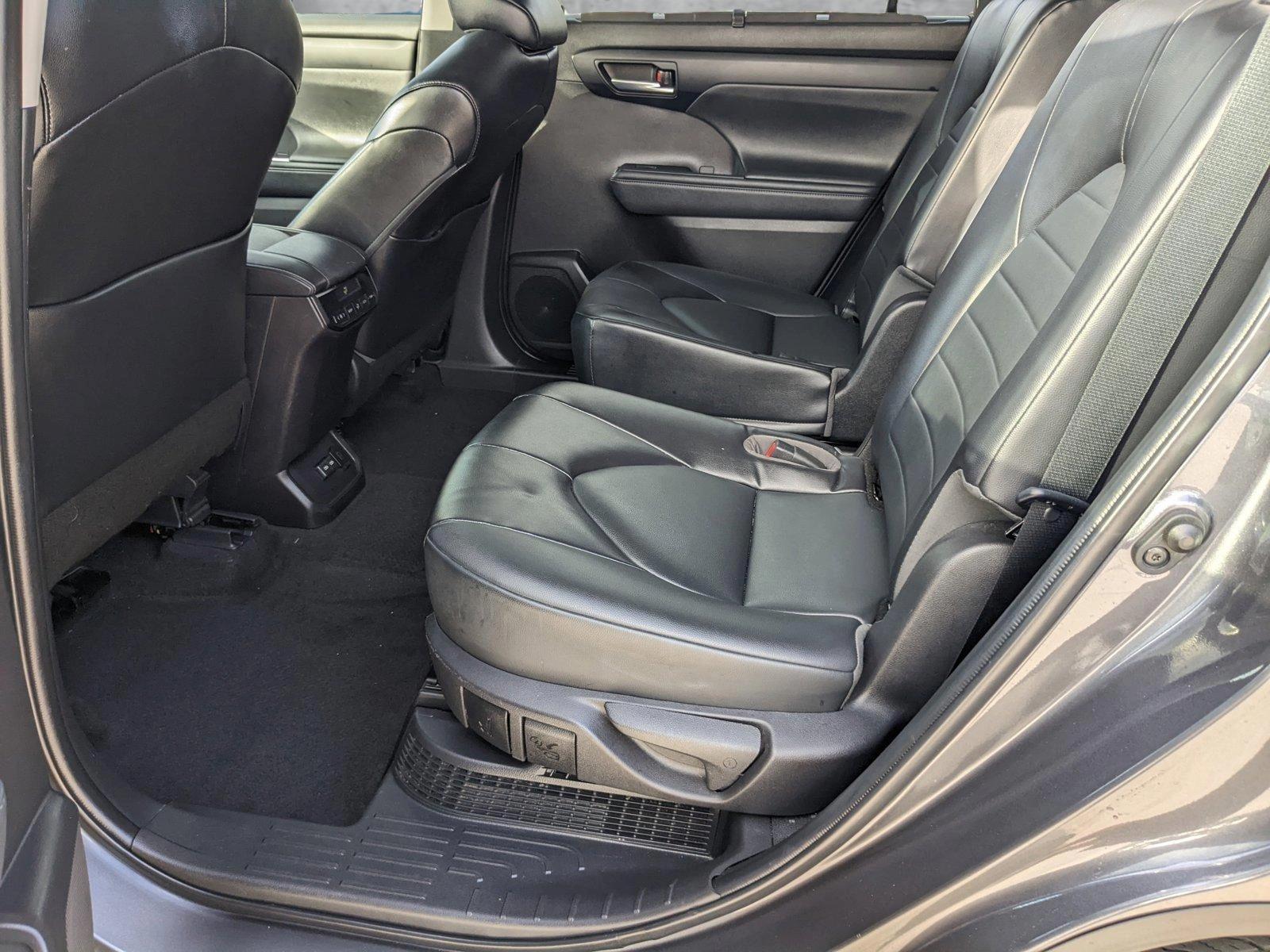 2022 Toyota Highlander Vehicle Photo in Davie, FL 33331