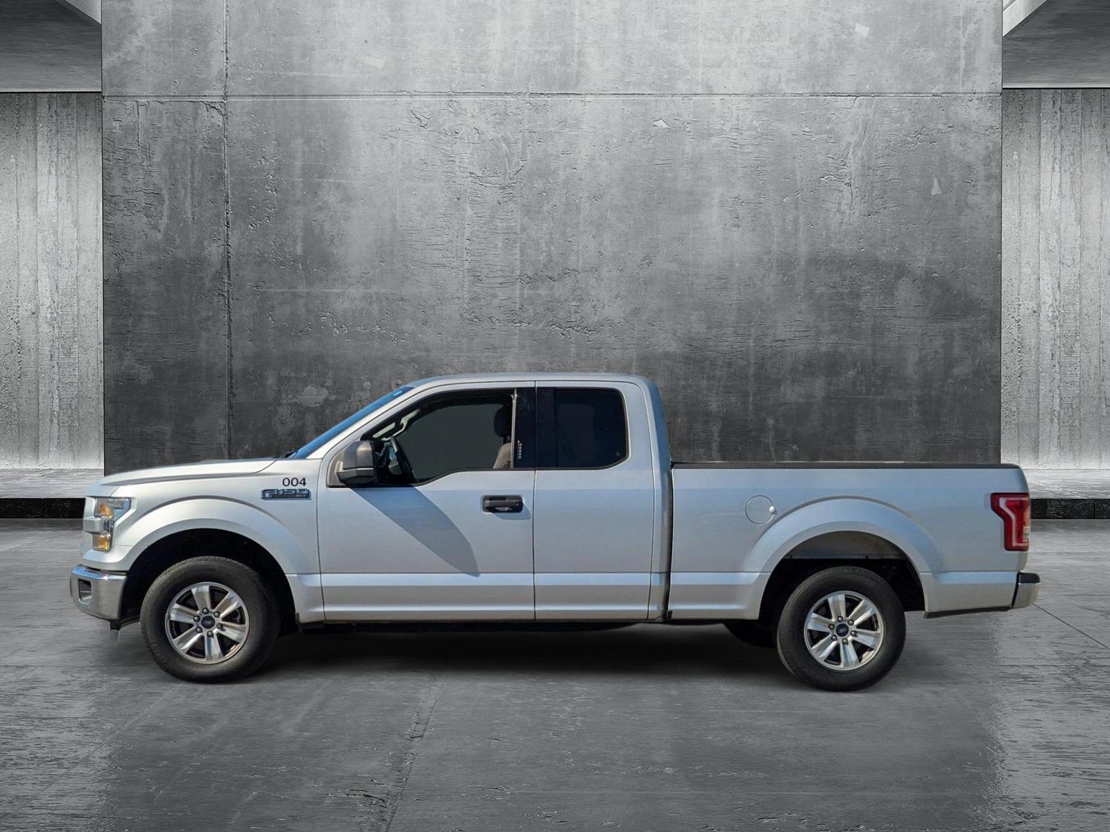 2017 Ford F-150 Vehicle Photo in St. Petersburg, FL 33713