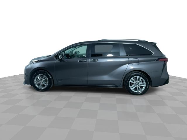 2021 Toyota Sienna Vehicle Photo in GILBERT, AZ 85297-0402