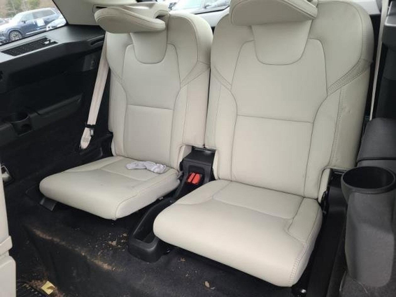 2022 Volvo XC90 Vehicle Photo in Trevose, PA 19053