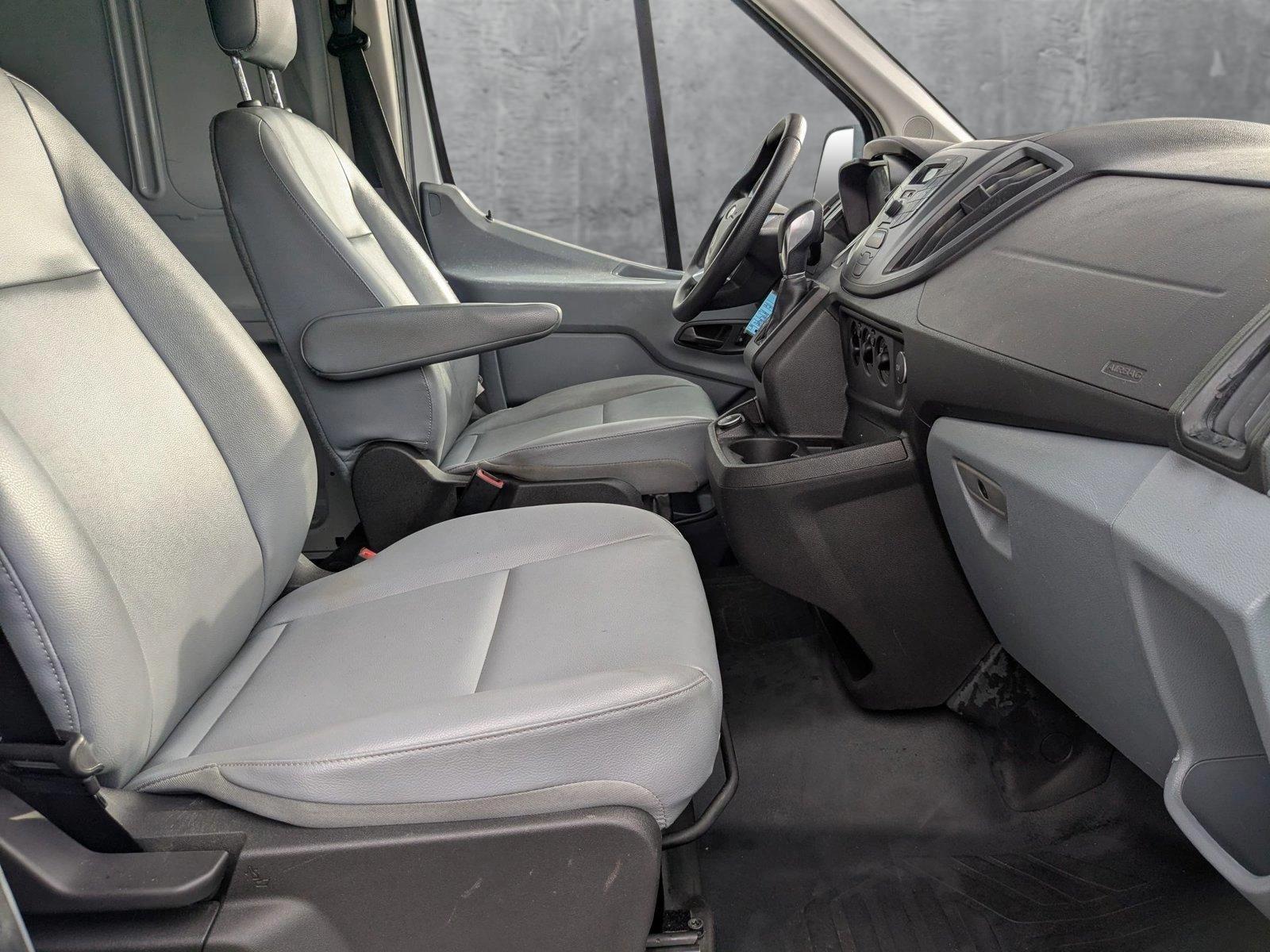 2018 Ford Transit Van Vehicle Photo in St. Petersburg, FL 33713