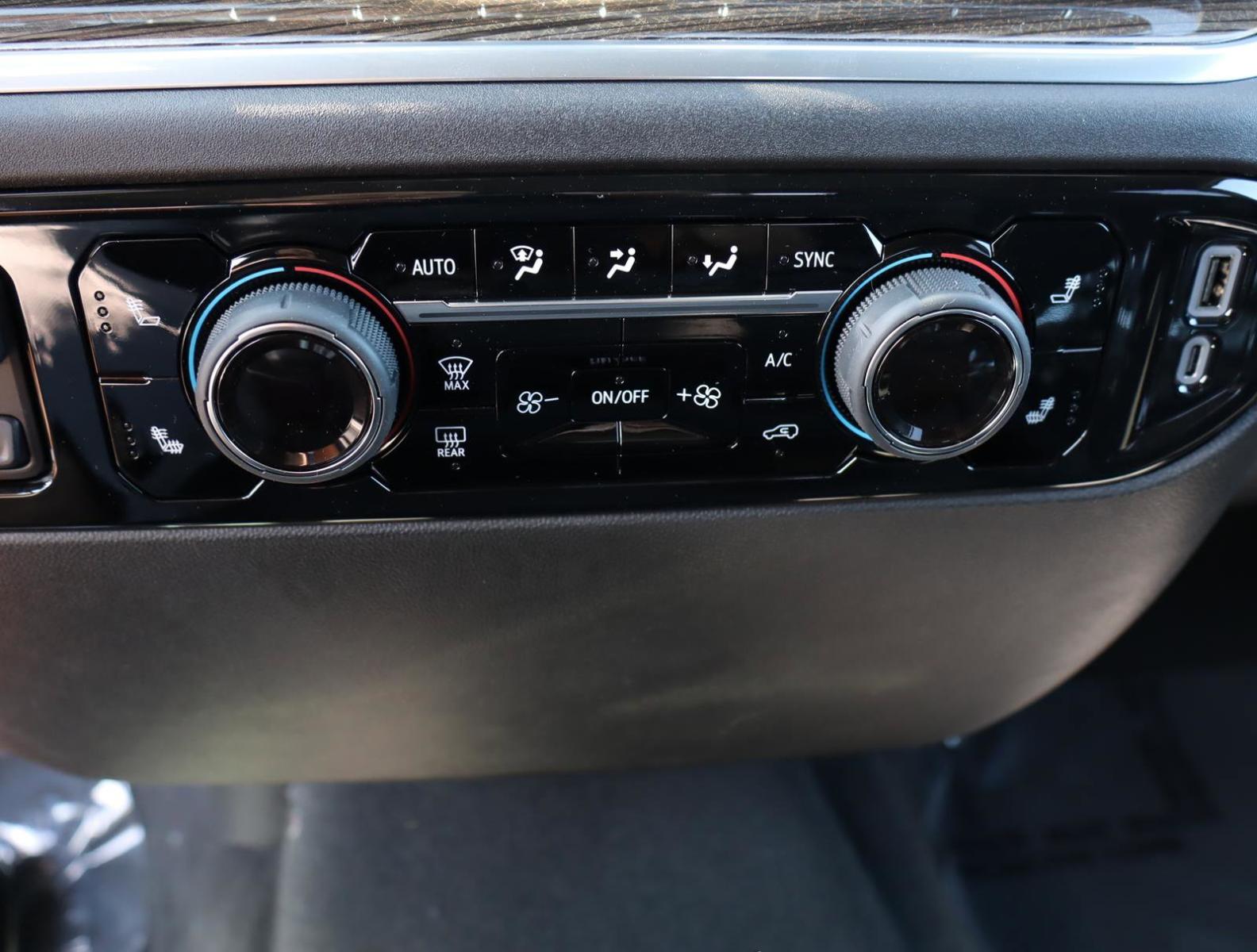 2025 Chevrolet Silverado 1500 Vehicle Photo in LOS ANGELES, CA 90007-3794