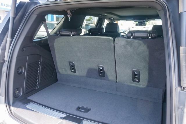 2025 Chevrolet Tahoe Vehicle Photo in VENTURA, CA 93003-8585