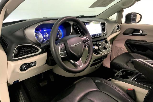 2023 Chrysler Pacifica Vehicle Photo in Kansas City, MO 64114