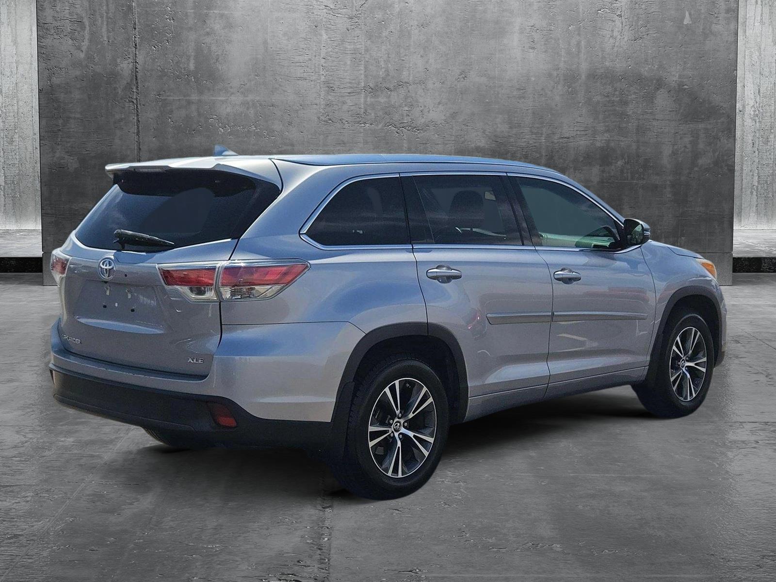 2016 Toyota Highlander Vehicle Photo in GILBERT, AZ 85297-0446