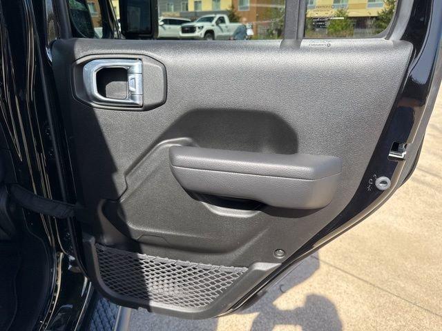 2024 Jeep Gladiator Vehicle Photo in MEDINA, OH 44256-9631