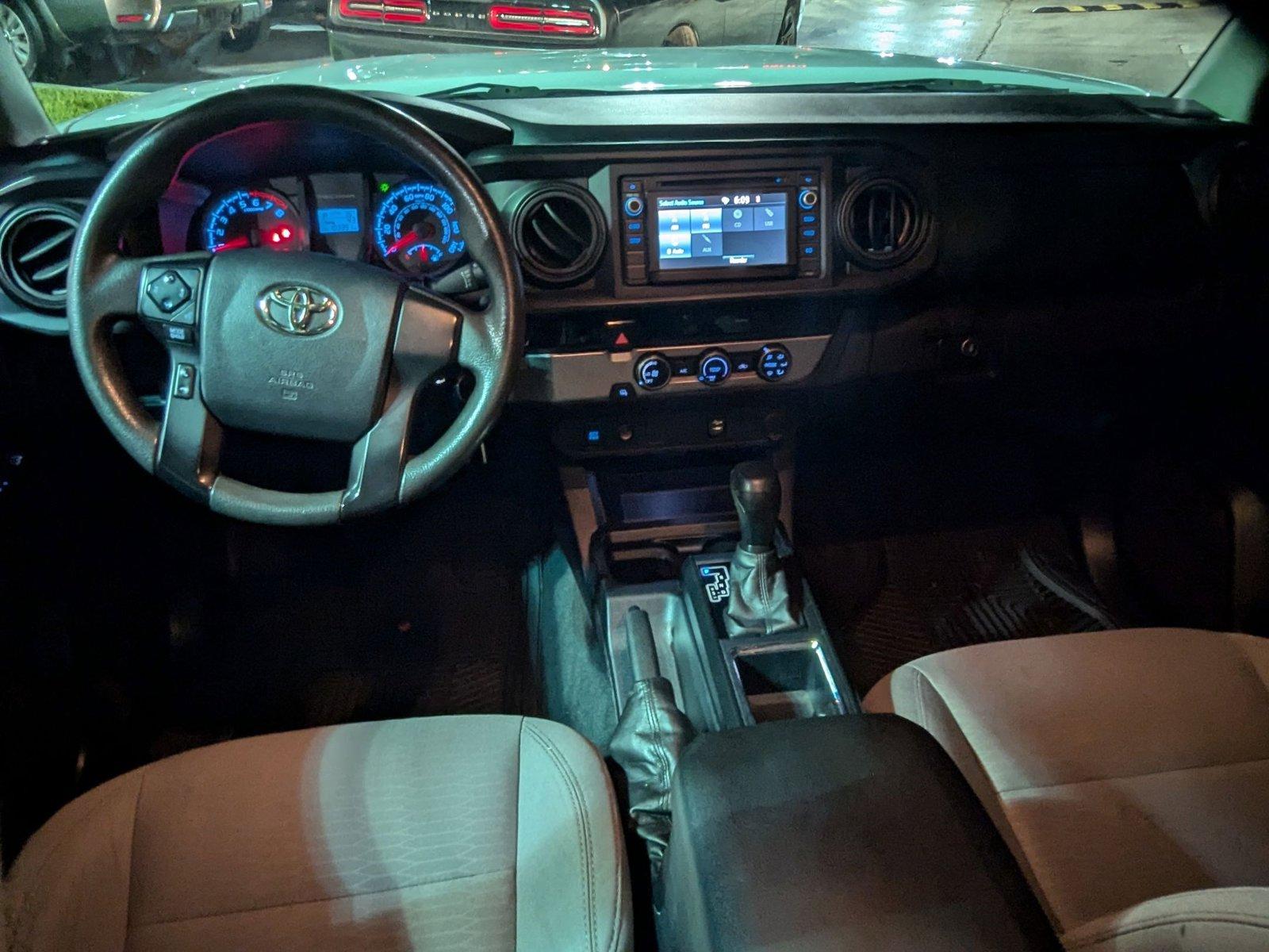 2017 Toyota Tacoma Vehicle Photo in Miami, FL 33135