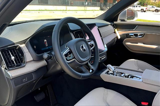 2025 Volvo XC90 Vehicle Photo in Houston, TX 77007