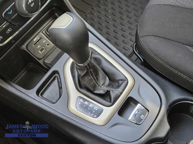 2016 Jeep Cherokee Vehicle Photo in DENTON, TX 76210-9321