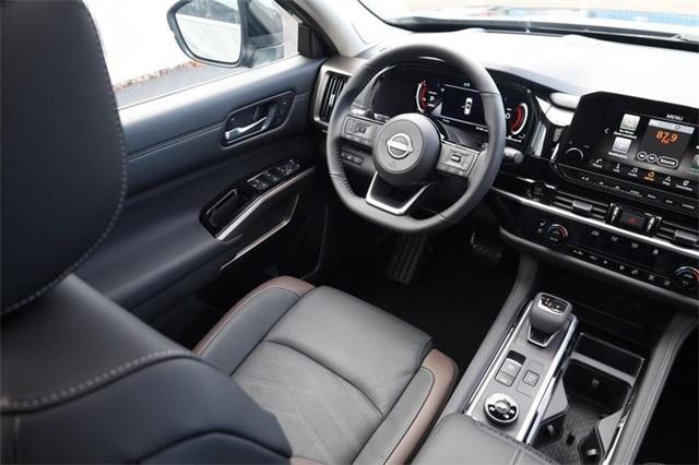 2025 Nissan Pathfinder Vehicle Photo in Hazelwood, MO 63042