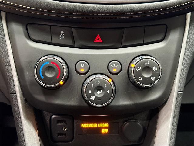 2022 Chevrolet Trax Vehicle Photo in EVERETT, WA 98203-5662