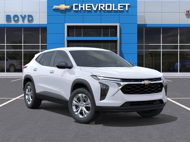 2025 Chevrolet Trax Vehicle Photo in EMPORIA, VA 23847-1235