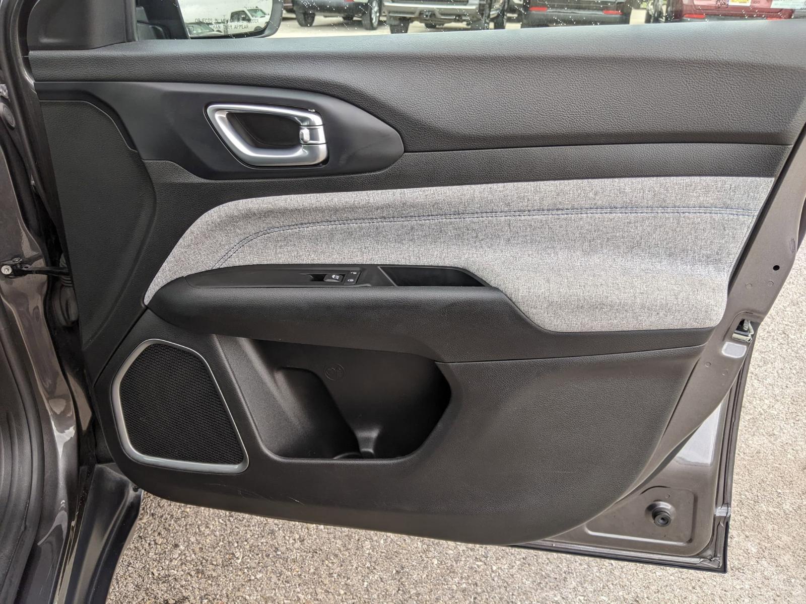 2022 Jeep Compass Vehicle Photo in Seguin, TX 78155