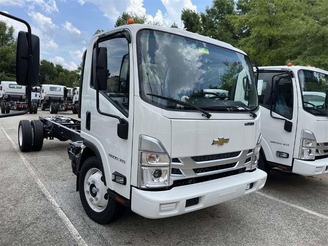 2025 Chevrolet Low Cab Forward 5500 XG Vehicle Photo in ALCOA, TN 37701-3235