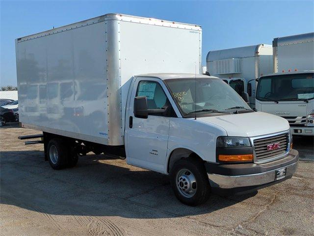 2024 GMC Savana Cutaway 4500 Vehicle Photo in PASADENA, CA 91107-3803