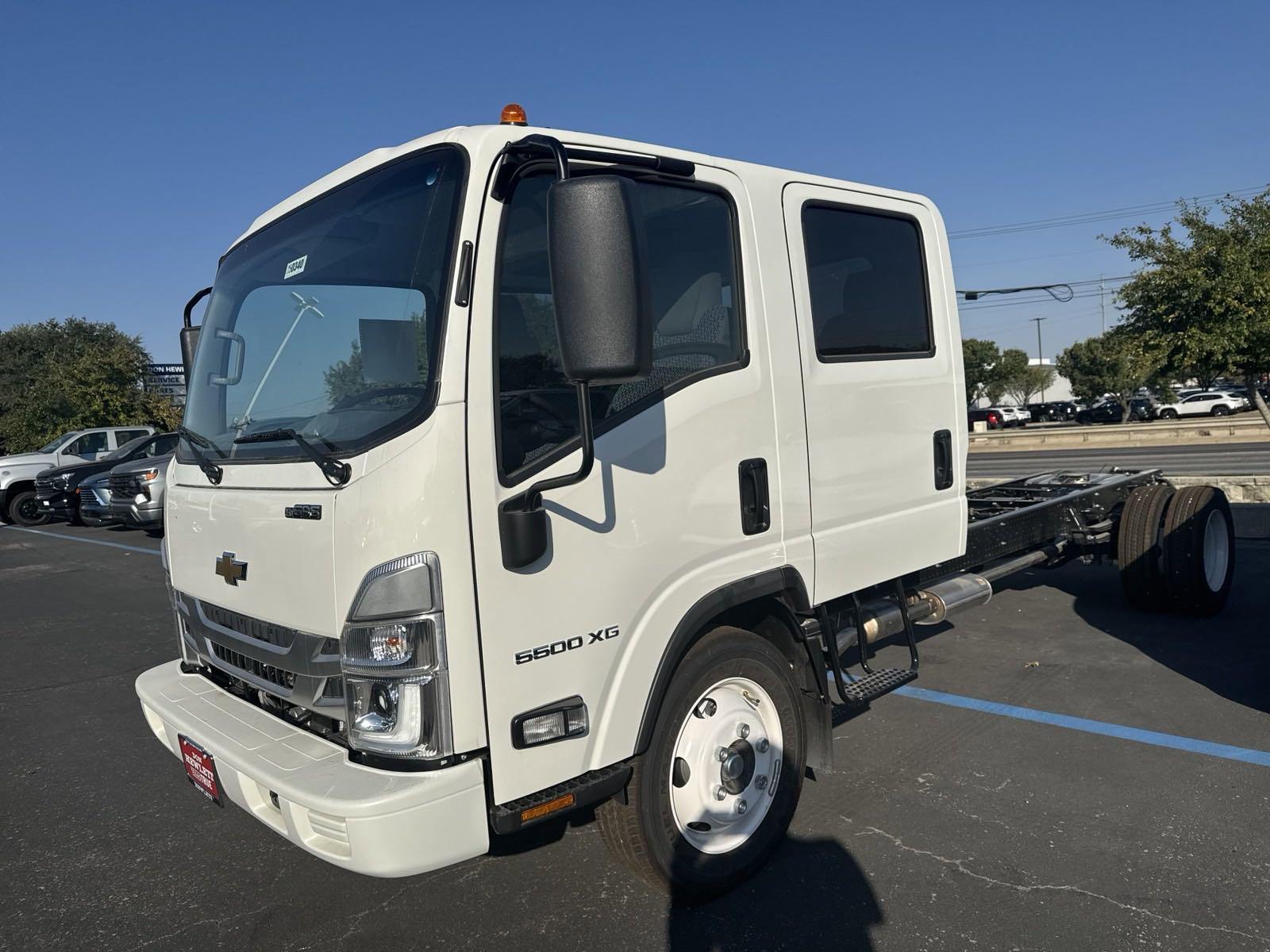 2025 Chevrolet Low Cab Forward 5500 XG Vehicle Photo in GEORGETOWN, TX 78626-7508