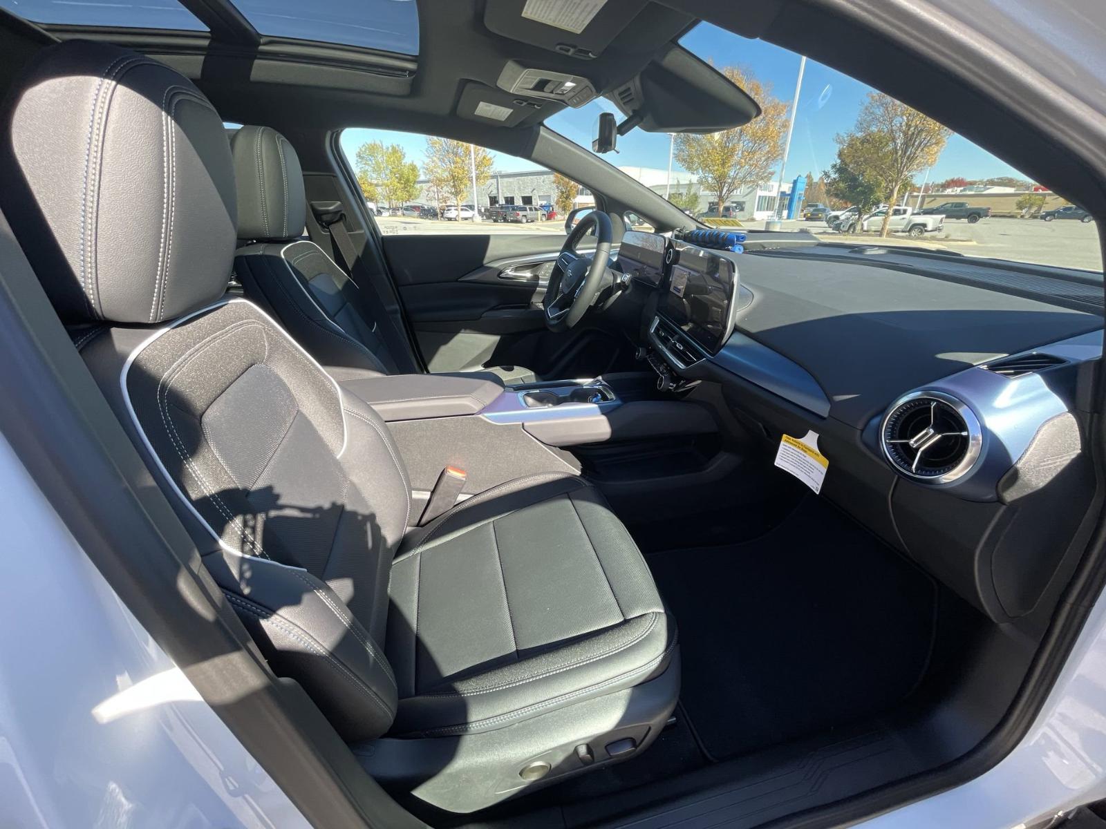 2025 Chevrolet Equinox EV Vehicle Photo in BENTONVILLE, AR 72712-4322