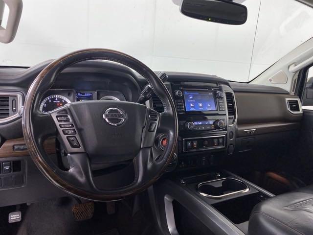 2017 Nissan Titan Vehicle Photo in MEDINA, OH 44256-9001