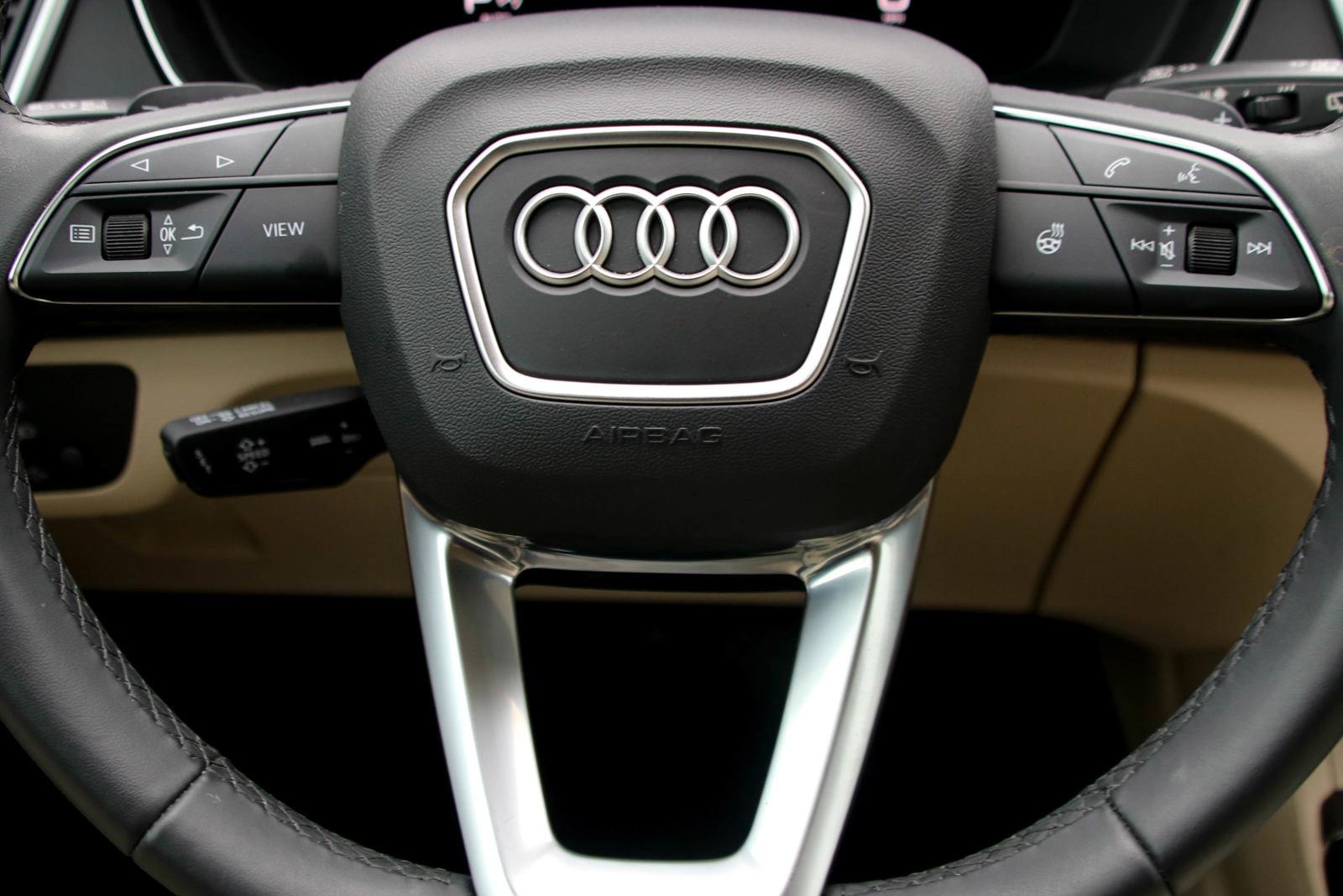 2024 Audi Q5 Vehicle Photo in SUGAR LAND, TX 77478