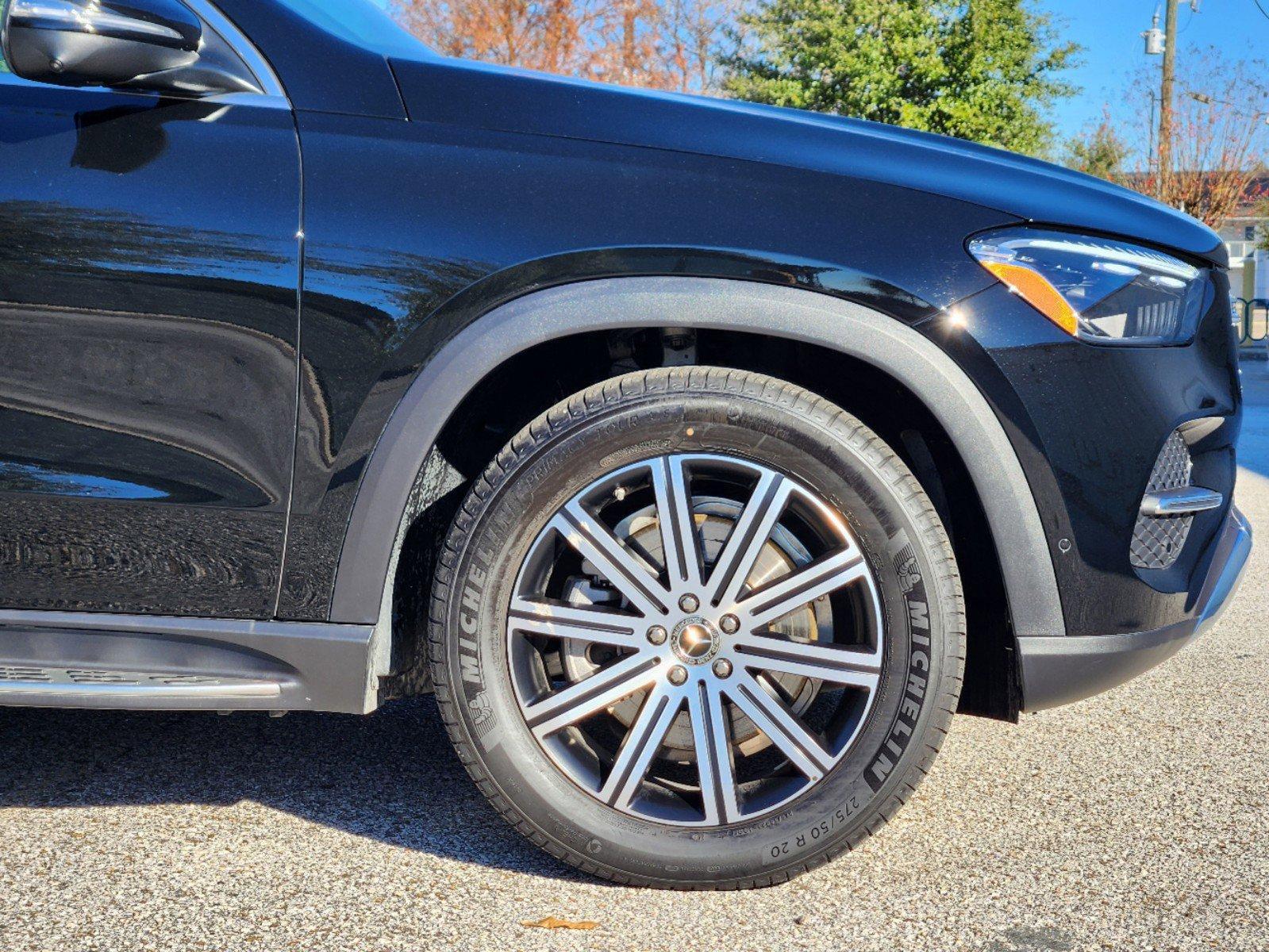 2025 Mercedes-Benz GLE Vehicle Photo in HOUSTON, TX 77079