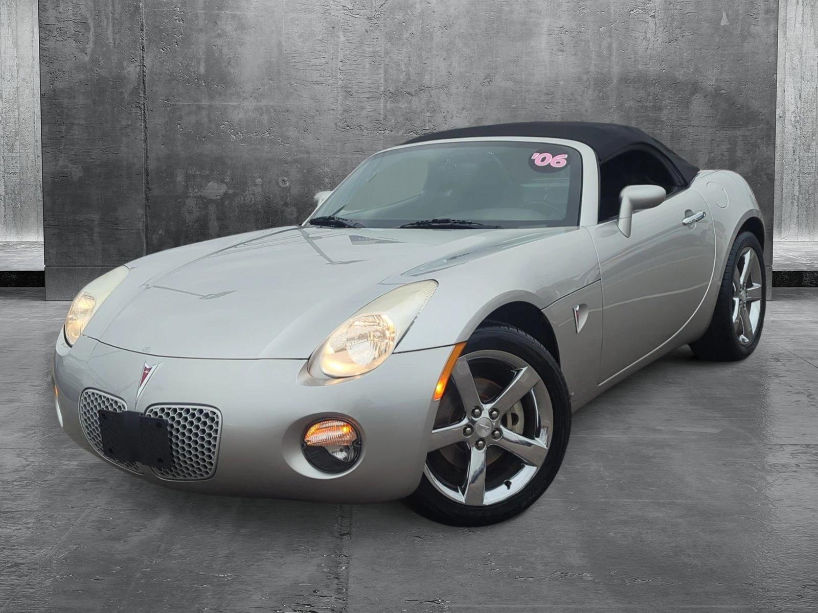 2006 Pontiac Solstice Vehicle Photo in Memphis, TN 38133