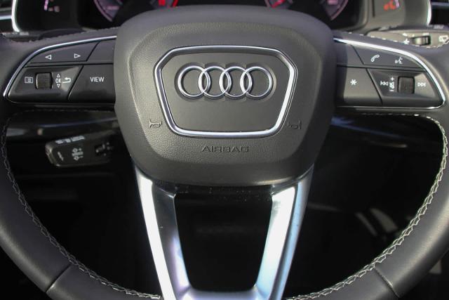 2025 Audi Q7 Vehicle Photo in SUGAR LAND, TX 77478