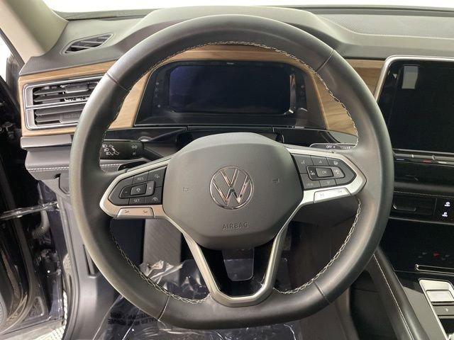 2024 Volkswagen Atlas Vehicle Photo in PHOENIX, AZ 85014-3381