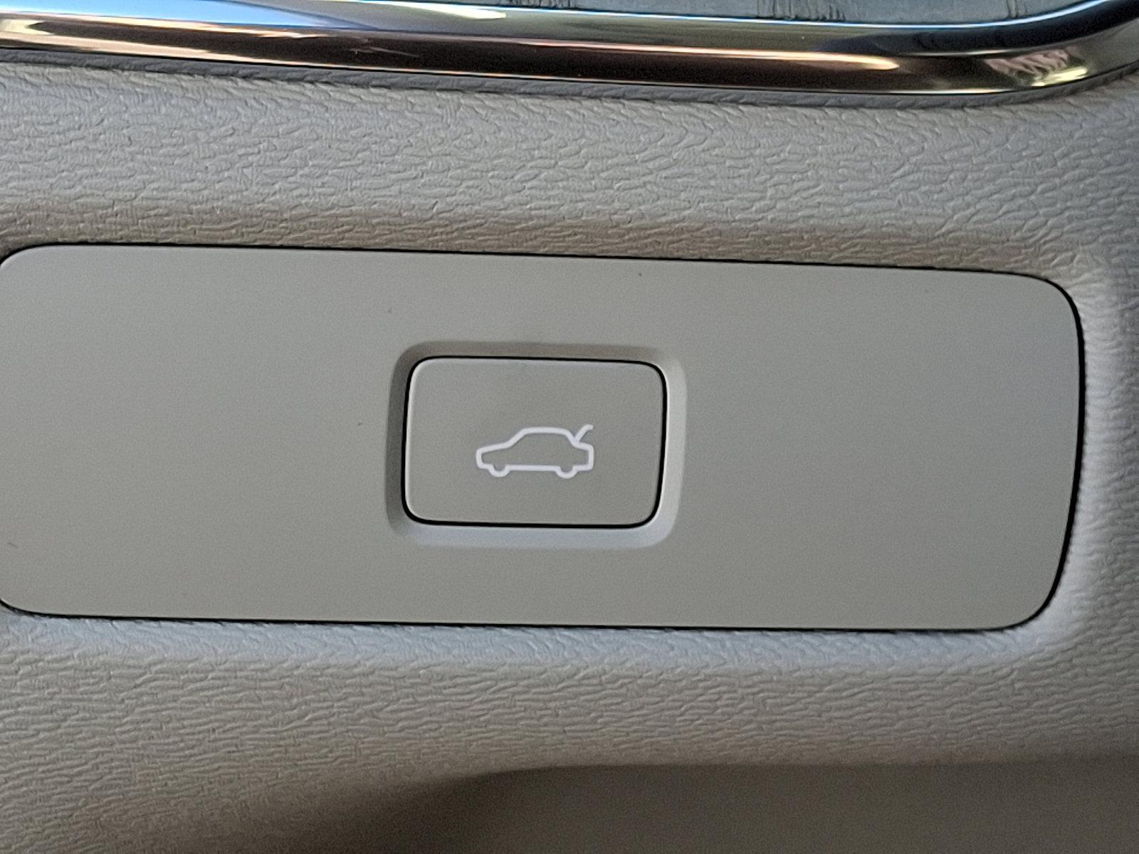 2023 Volvo XC60 Vehicle Photo in Trevose, PA 19053