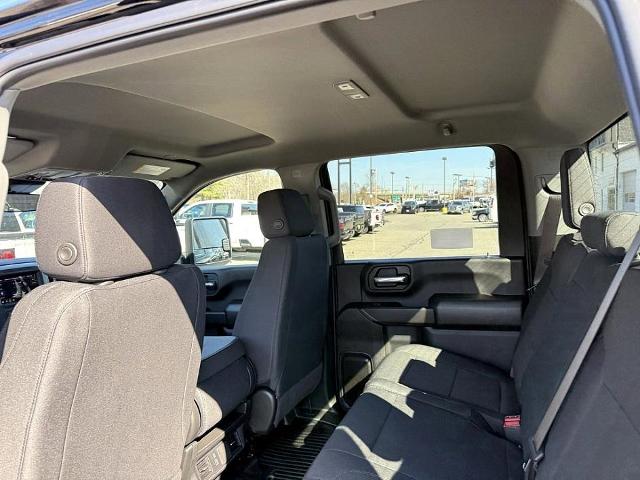 2025 GMC Sierra 3500HD Vehicle Photo in CHICOPEE, MA 01020-5001